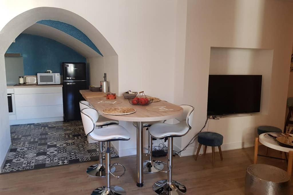 Superbe Loft T4 De 96 M2 Au Coeur Perigueux Apartment Exterior photo