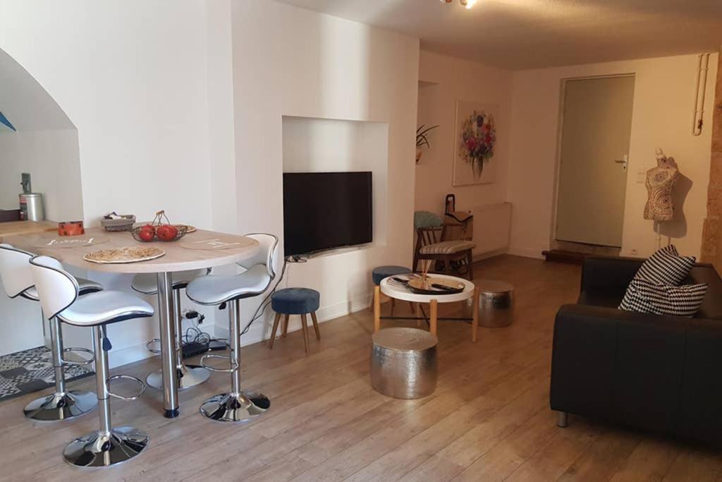 Superbe Loft T4 De 96 M2 Au Coeur Perigueux Apartment Exterior photo